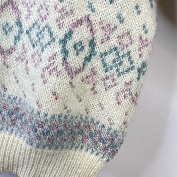 Eddie Bauer Cream Patterned Crew Neck Sweater - Picture 6 of 11